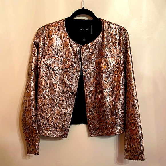 Dolce Cabo Jackets & Blazers - Dolce Cabo. Python Snake Skin Jacket. Size M. Buttons. Color Metallic